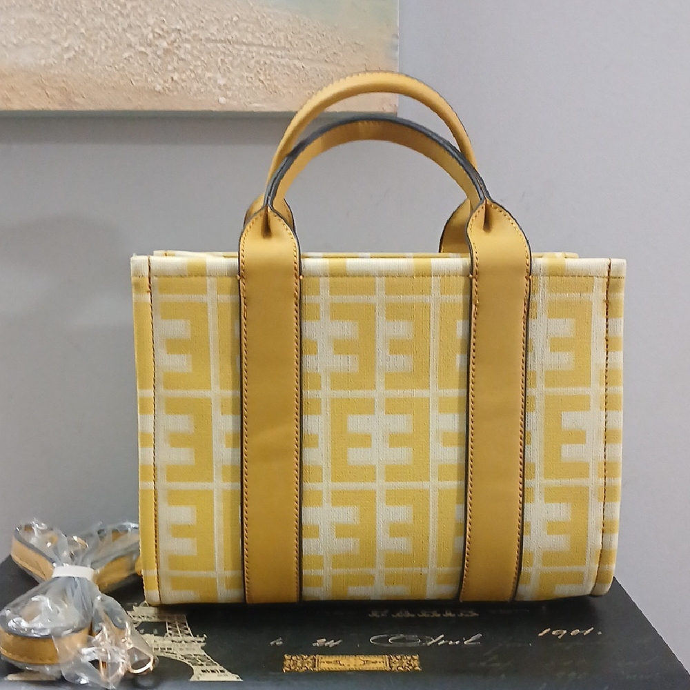 Yellow Geometric Tote Bag with Sturdy Handles